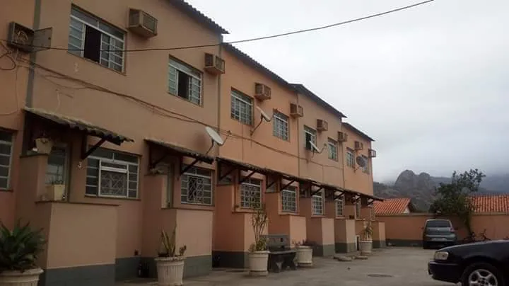 Casa de vila para aluguel tem 57m² com 2 quartos em Curicica - Rio de Janeiro - RJ