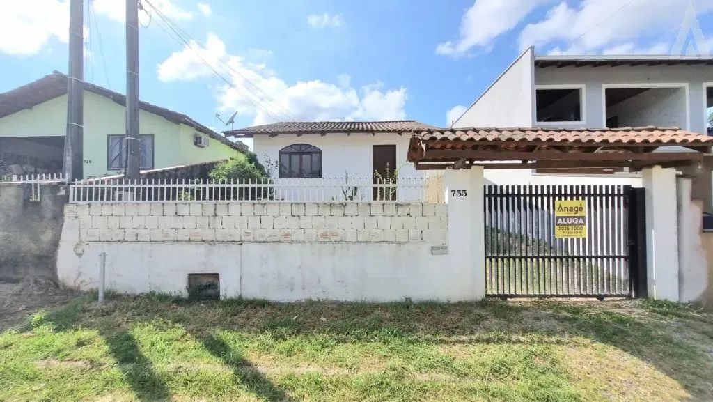 Casa residencial com 2 quartos para alugar por R$ 1400.00, 80.00 m2 - ITINGA - ARAQUARI/SC
