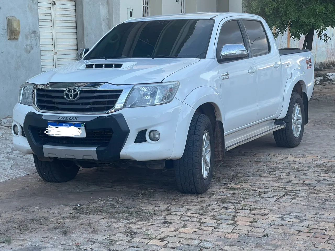 Toyota Hilux - 4x4 - Diesel
