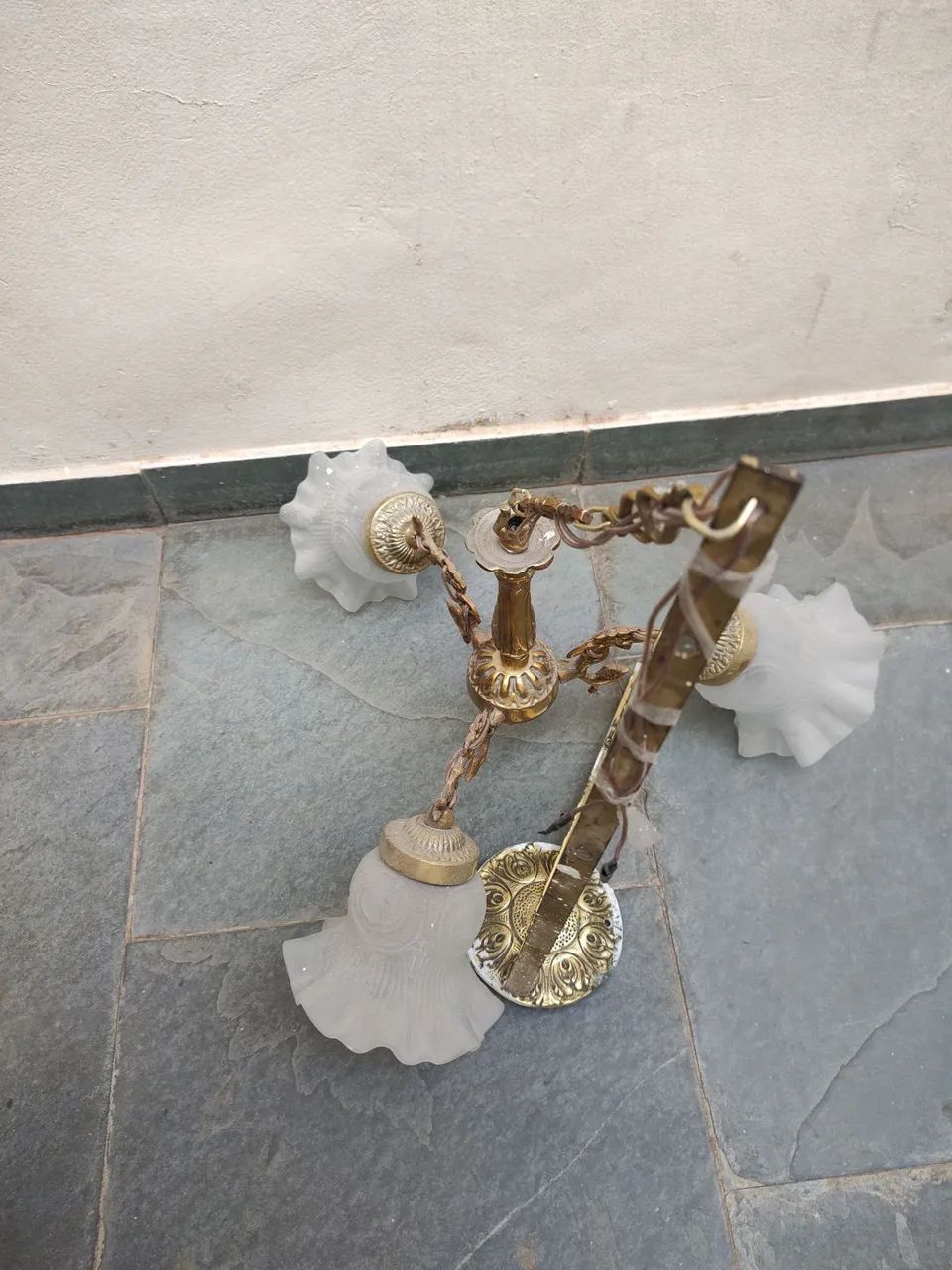 11 Lustre Clássico com 5 Cúpulas de Vidro - Foto 2