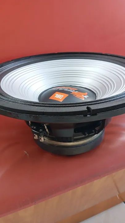 Alto falante JBL tornado 2.200 18" novo - Foto 5