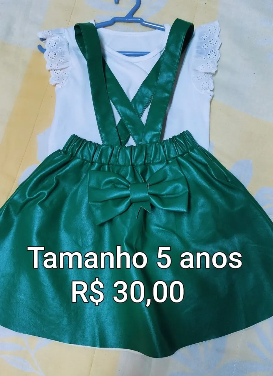 Conjunto Saia com Suspensório Verde - Tamanho 5 anos