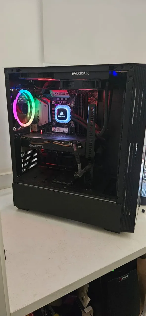 PC Gamer (Intel I7 9700K, NVidia GeForce RTX 2060)