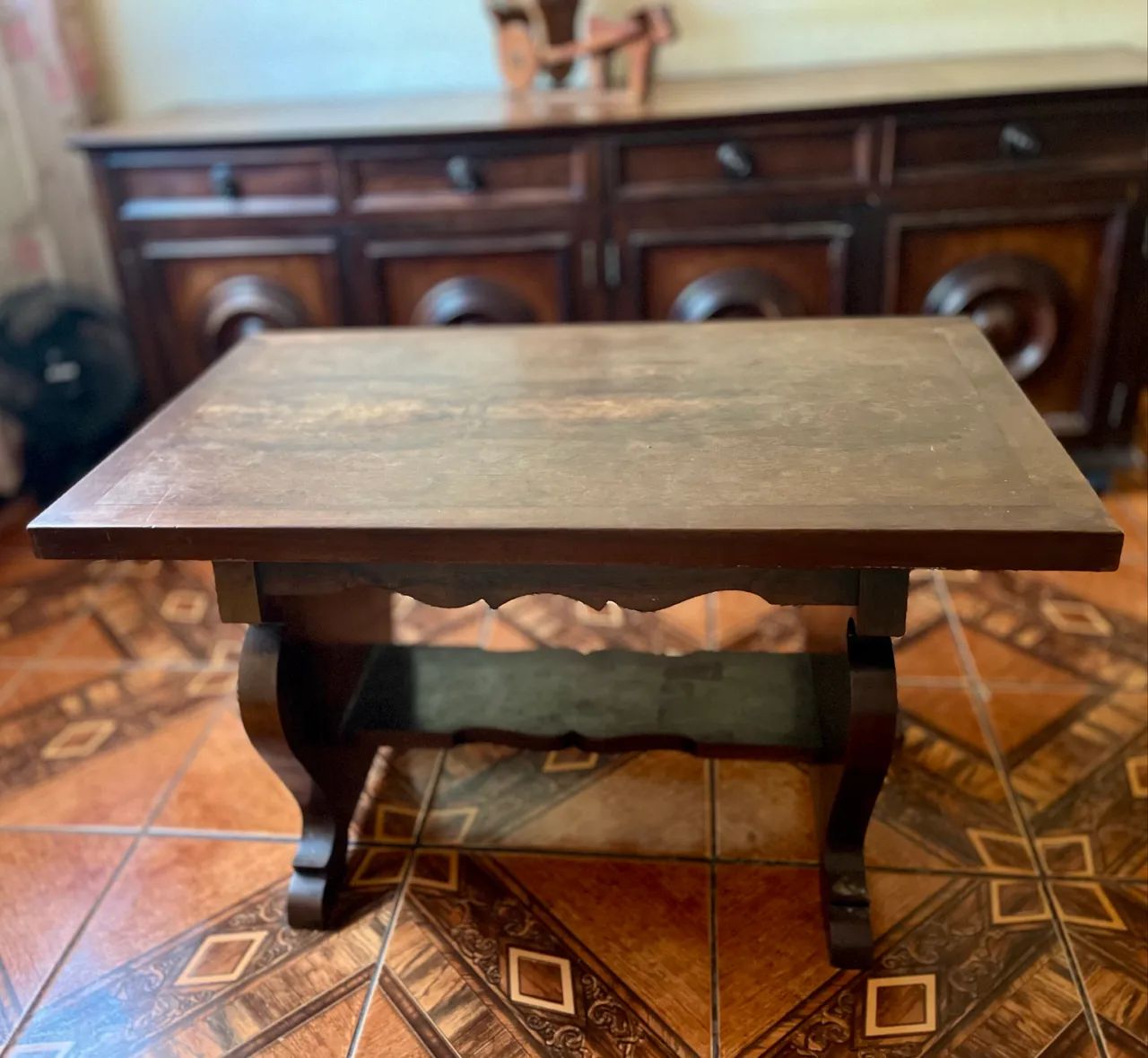 Mesa colonial 64169248987778120