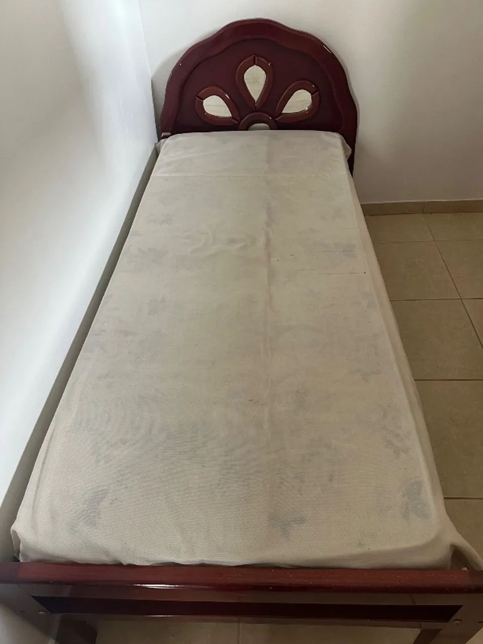 Cama e colchão de solteiro - Foto 3