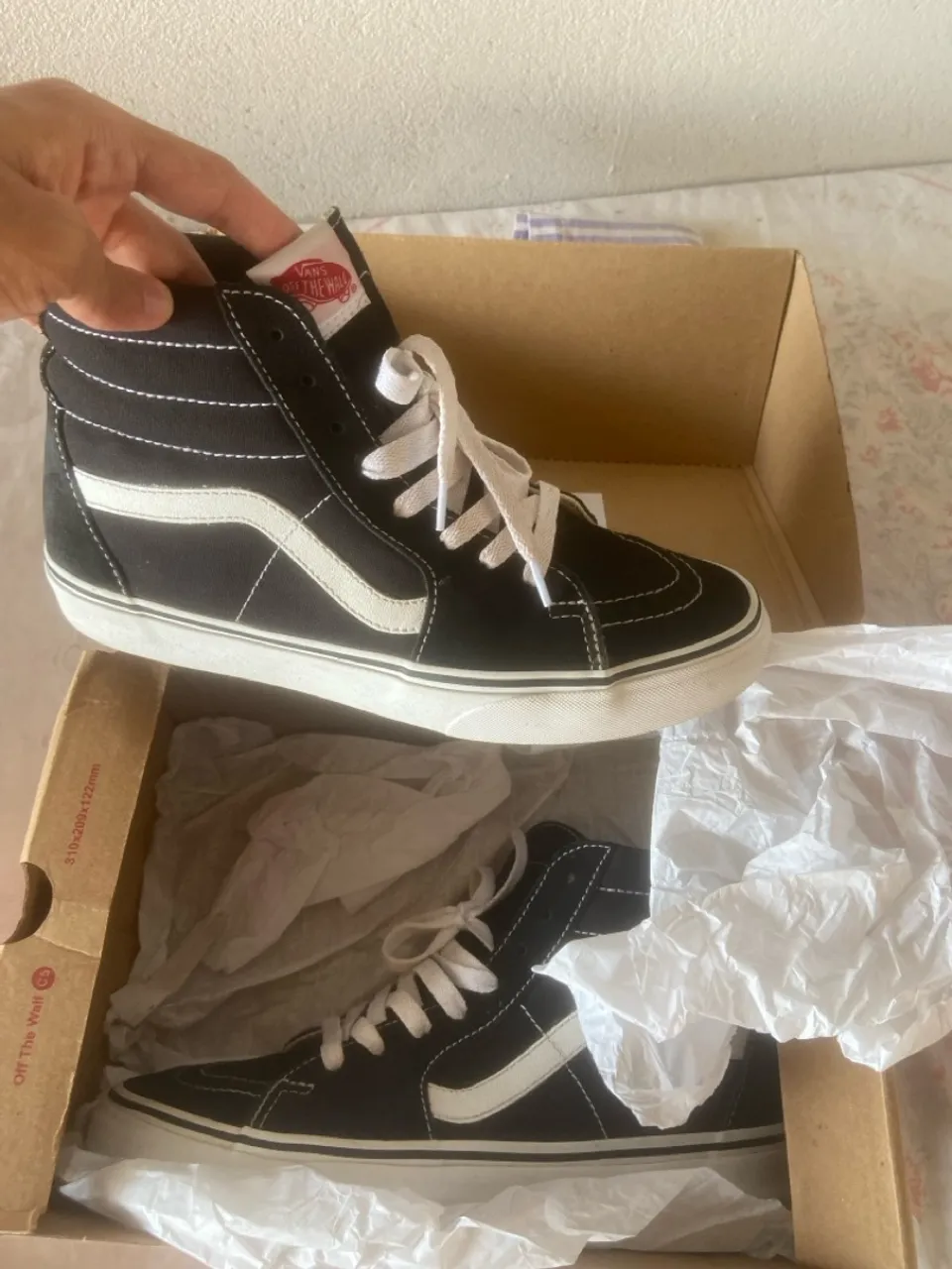 Tênis Vans Sk8-Hi Preto com Branco - Novo na Caixa