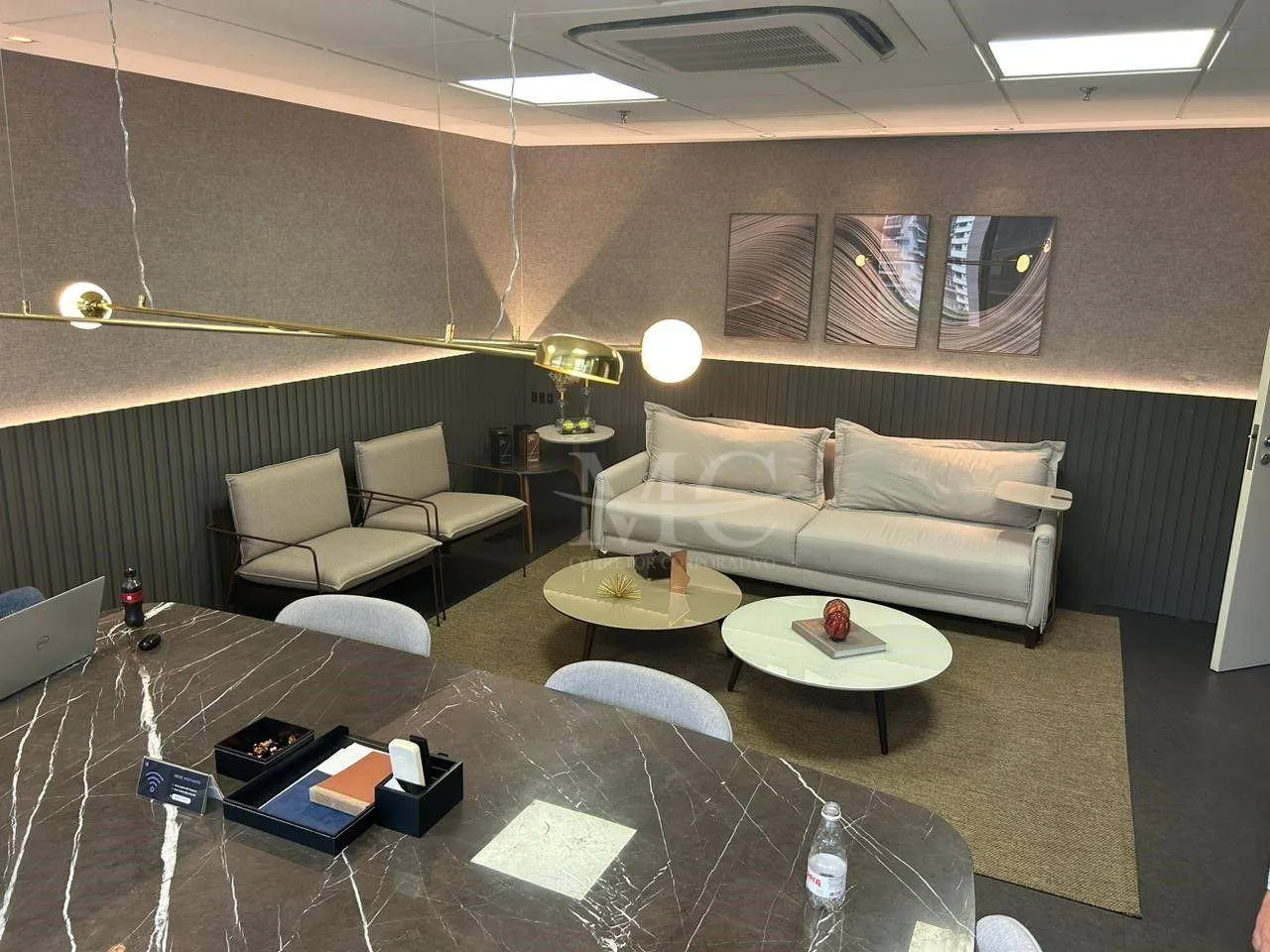 SALA MOBILIADA PLUG AND PLAY