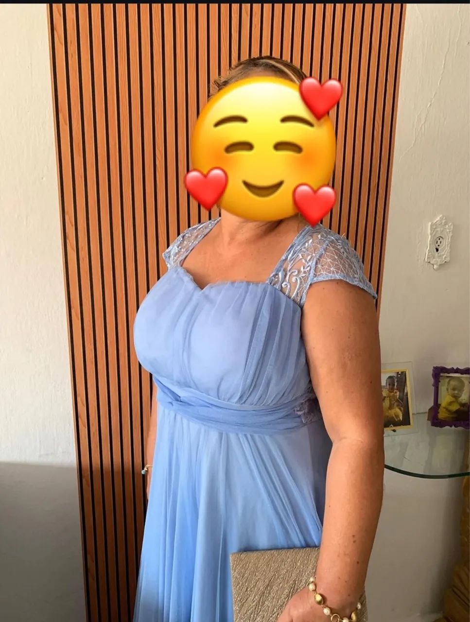 Vestido Azul Claro todo brilhante, usei 1 vez só 