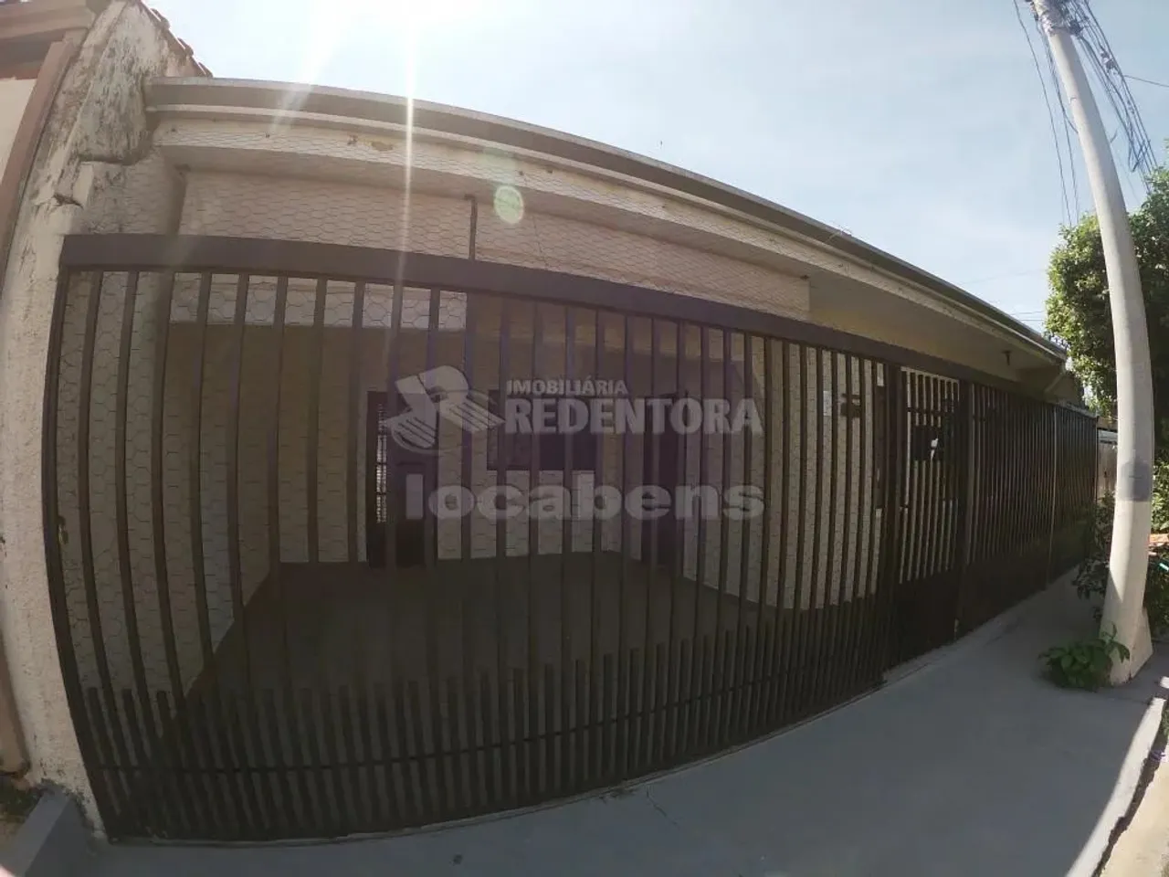 Jardim Maria Lúcia, casa com edícula 02 dormitórios e 01 vaga de garagem.