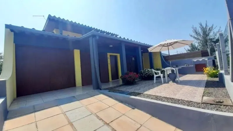 Sobrado 3 dorm (1 suíte) + depend. - 1 quadra do mar - avalio receber imóvel