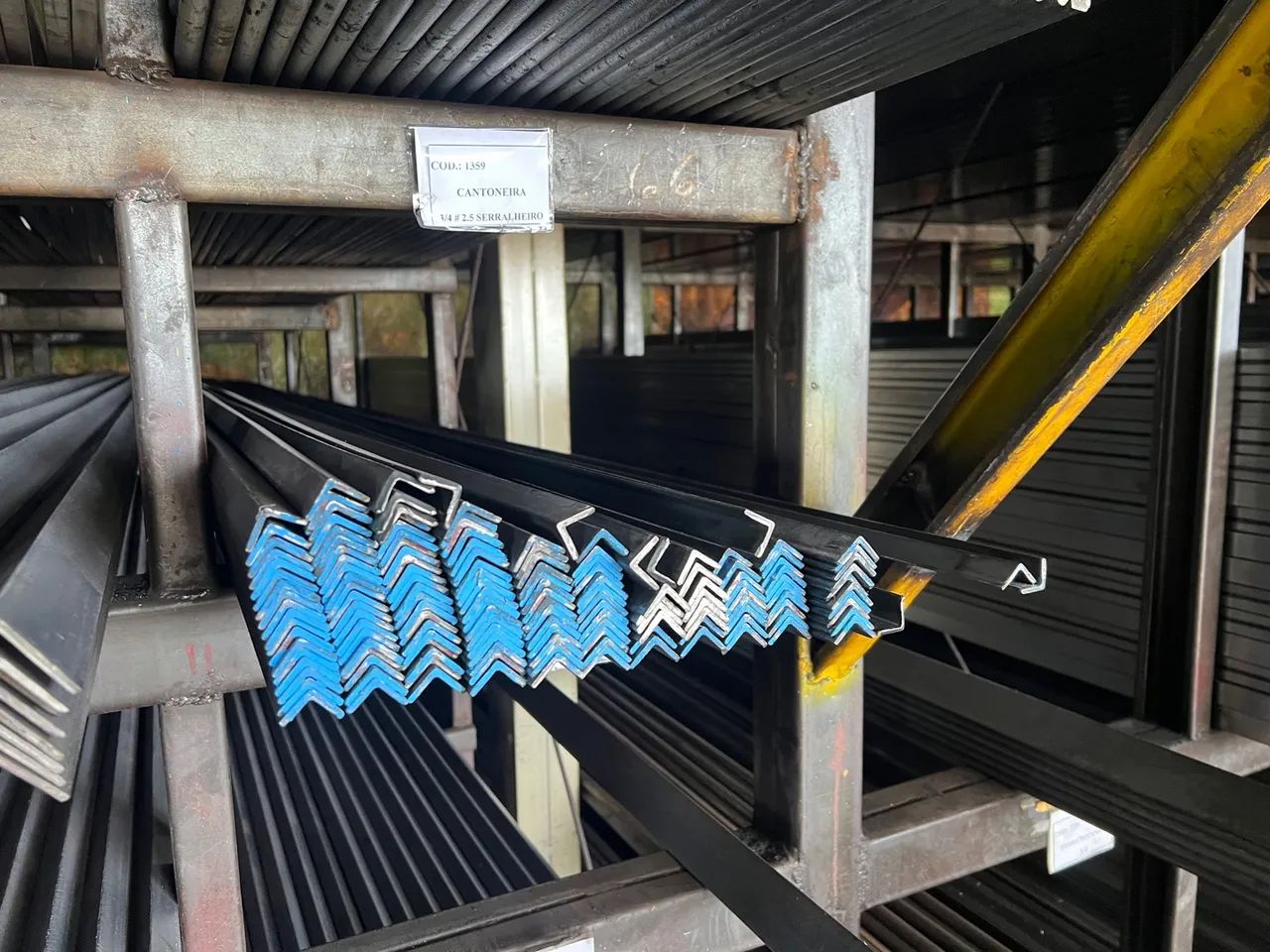 Cantoneira de Aço 3/4
