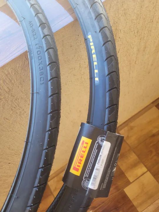 Par de pneus Pirelli 29 700x38 novos.