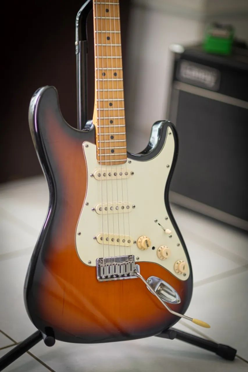Guitarra Fender Stratocaster American com Case Original e mais Upgrades - Foto 5