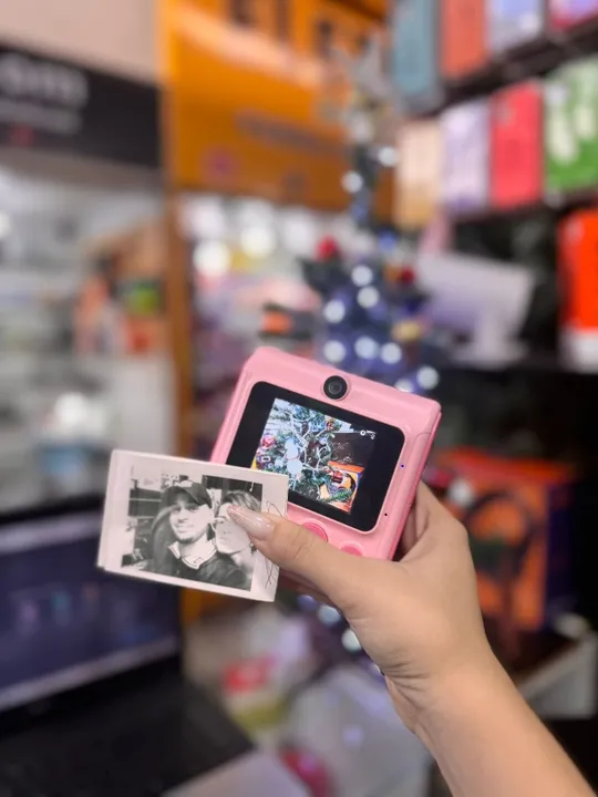 camera estilo polaroide- a footo sai na hora