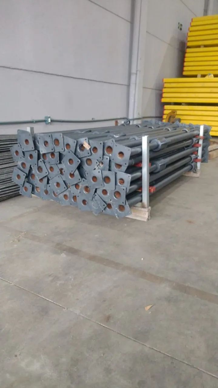 ESCORAS METALICAS 3,20M (USADAS) - Foto 3