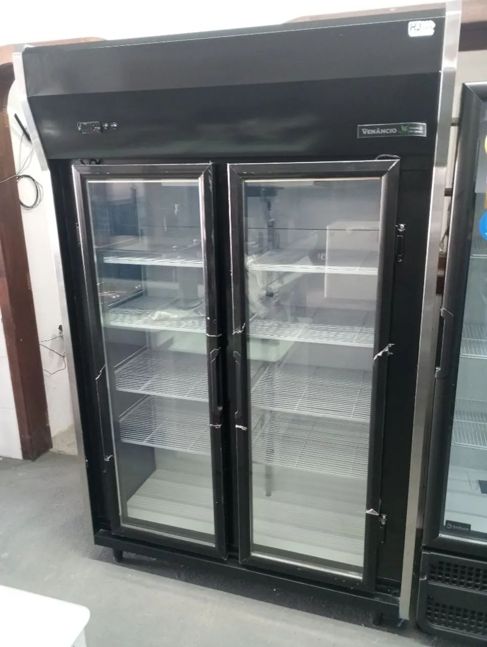 NZ. Expositor refrigerado cervejeira 2 portas de vidro  Venâncio 