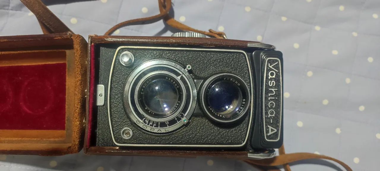 Camera yashica A