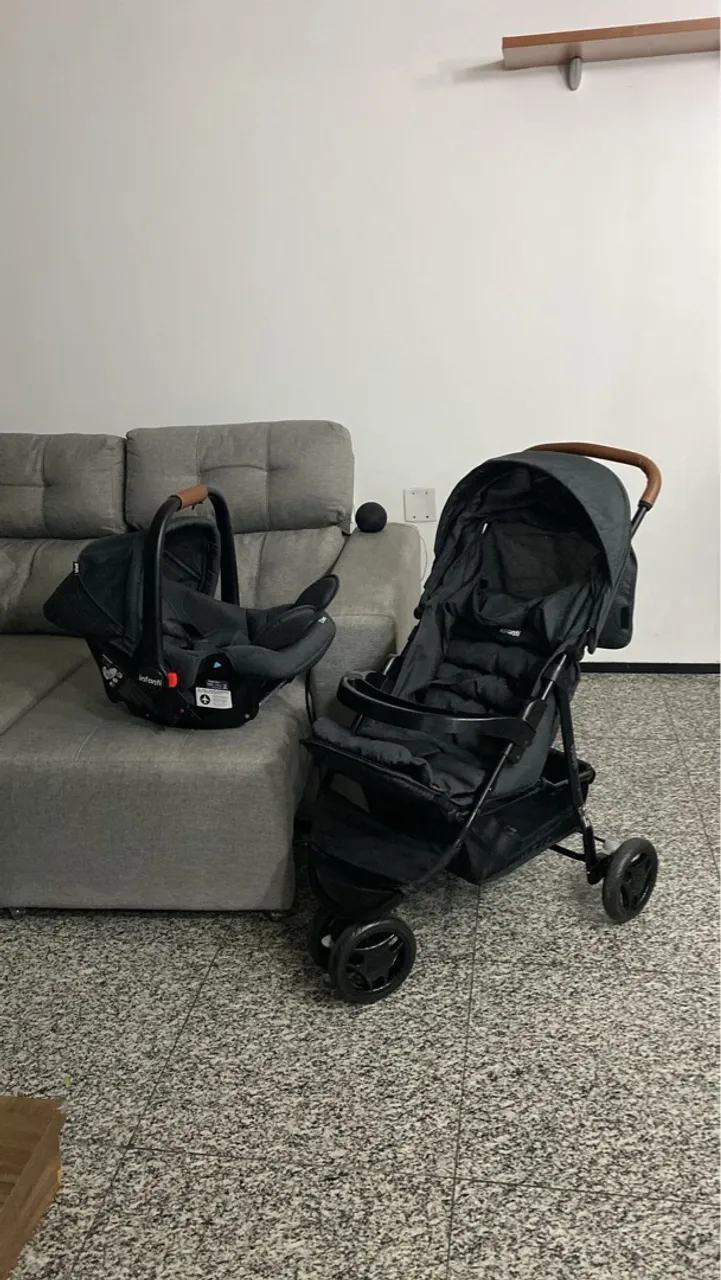 Carrinho e Bebê Conforto - Ótimo Estado!