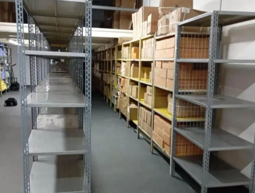 Prateleiras de aço 0,60x0,92x200 usada - Foto 3