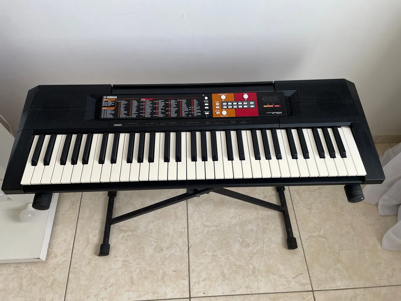 Teclado Yamaha PSR-F51