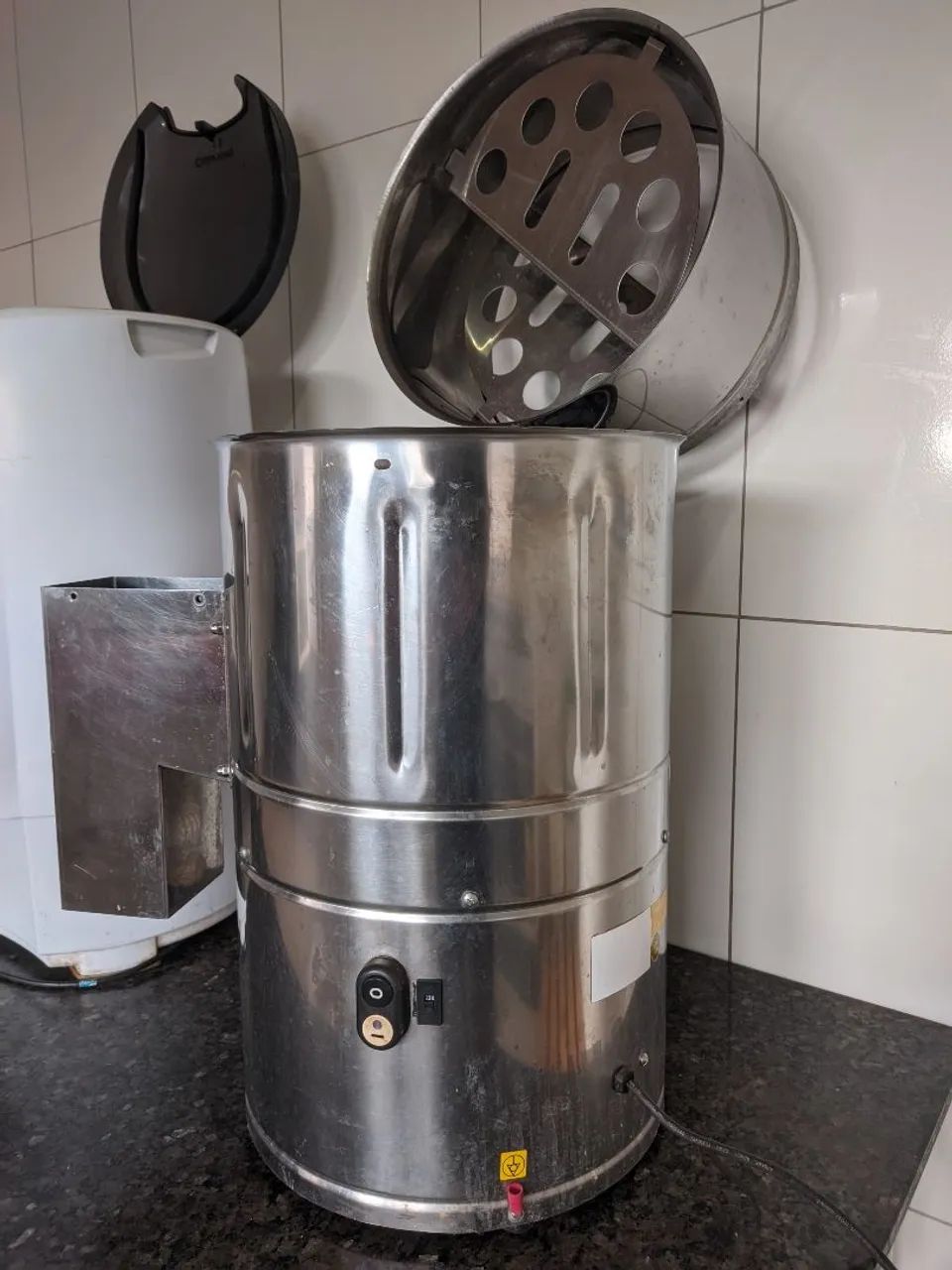 Descascador de Batatas e Legumes 