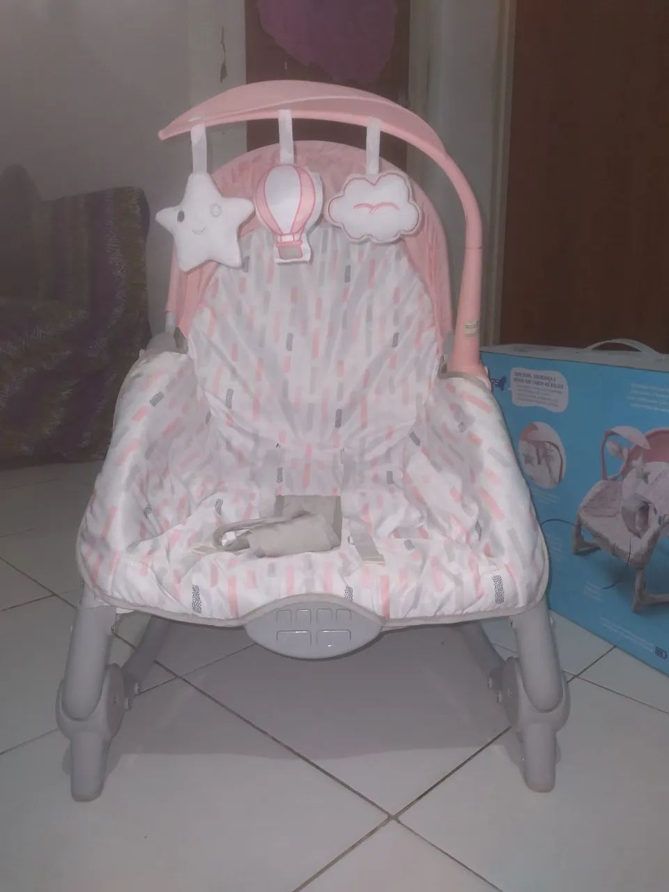 Cadeirinha de balanço e descanso dobravel