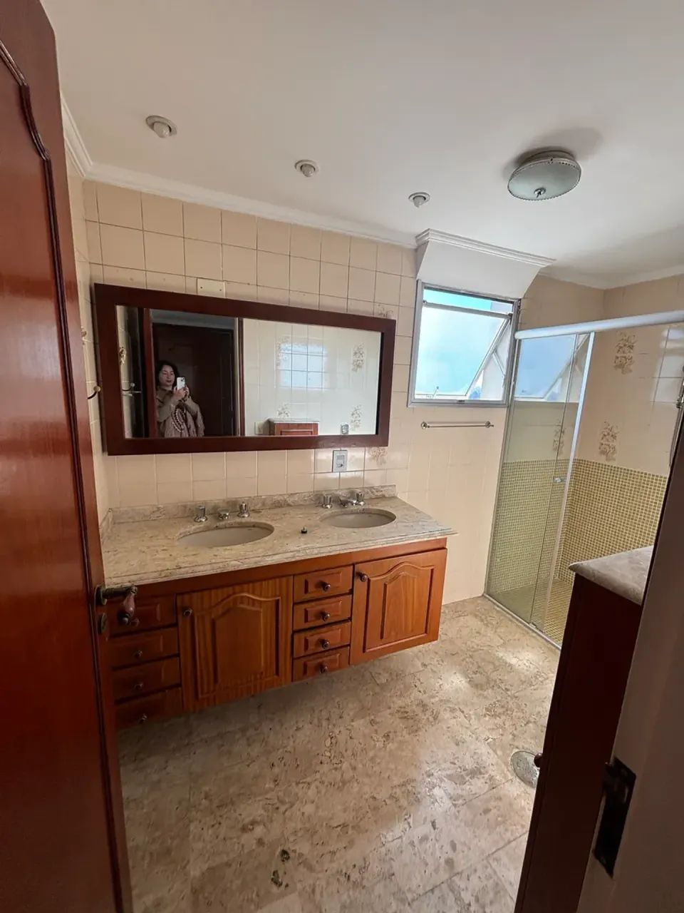 Amplo apartamento de 2 dms e 2 vagas - Foto 4