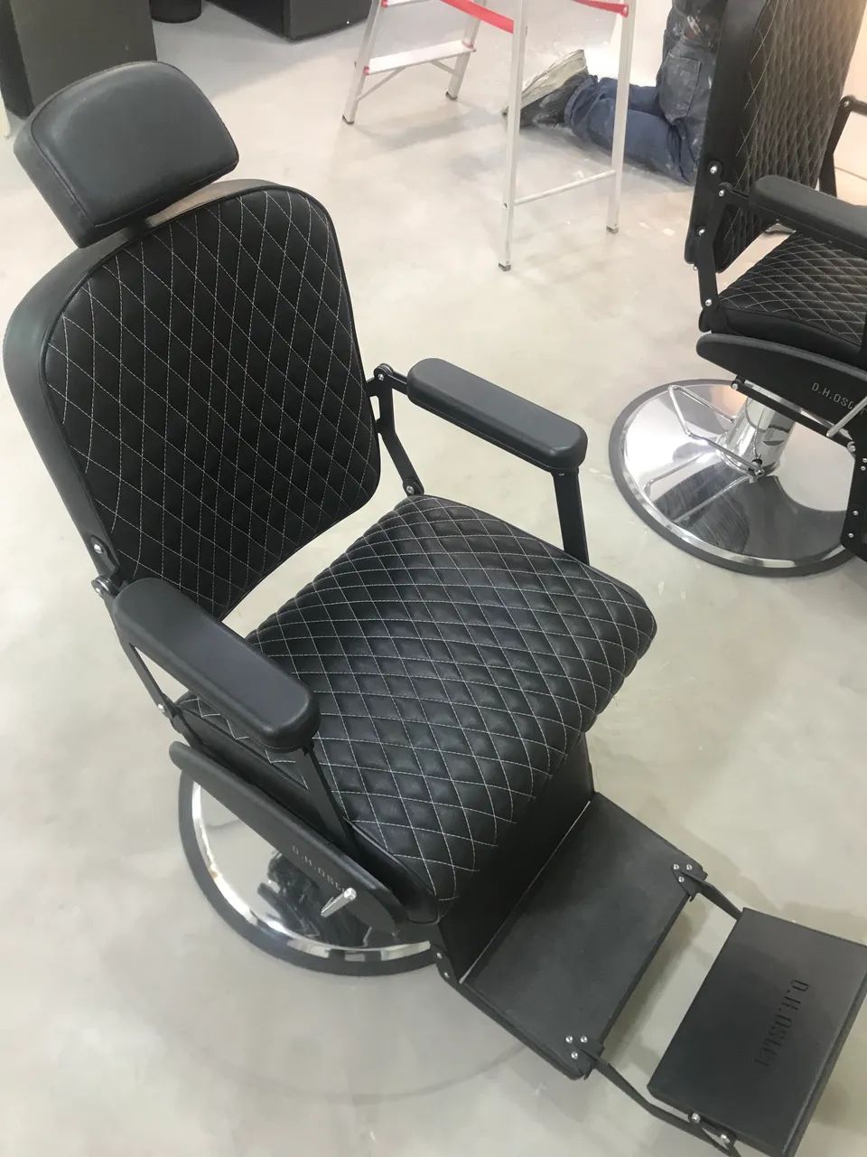 Cadeira D,Oster Barbearia  - Foto 2