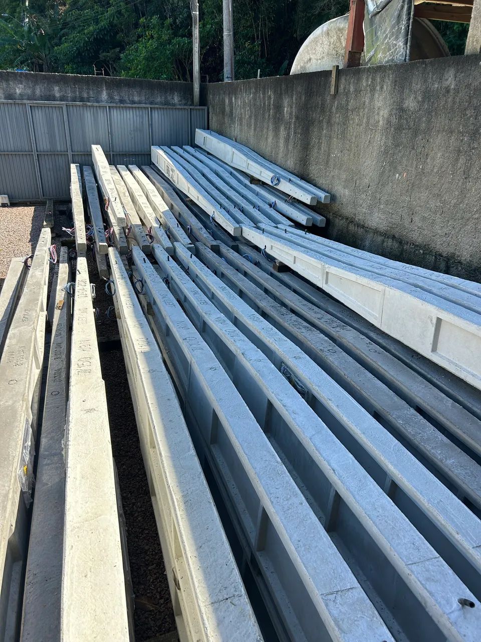 Kit poste padrão celesc, poste fibra e concreto e serviços de Munck  - Foto 2