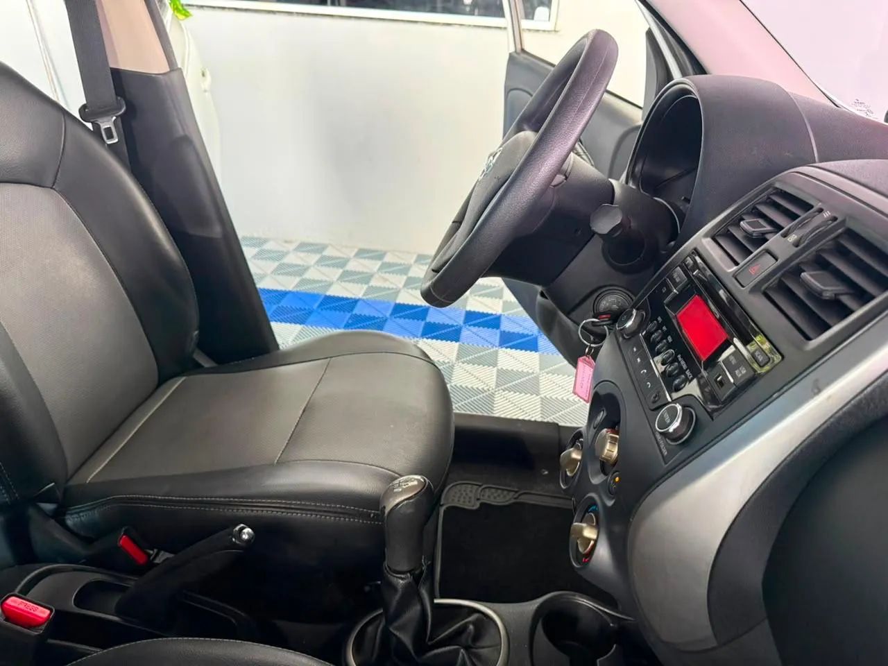 Nissan March SV 1.0 12V Flex 5P 2016 - Foto 2