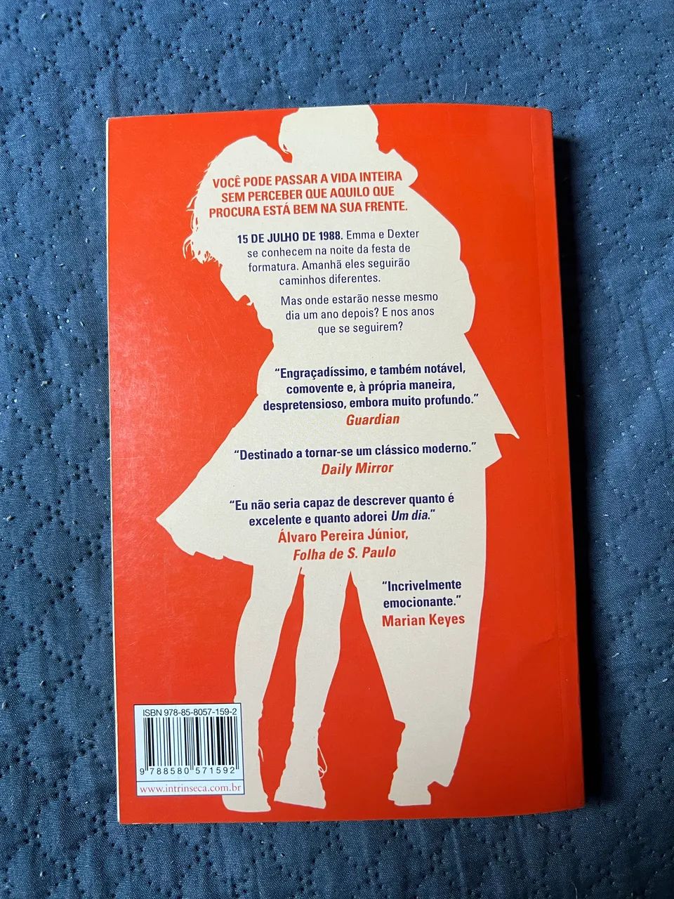 Livro Um Dia - Foto 3