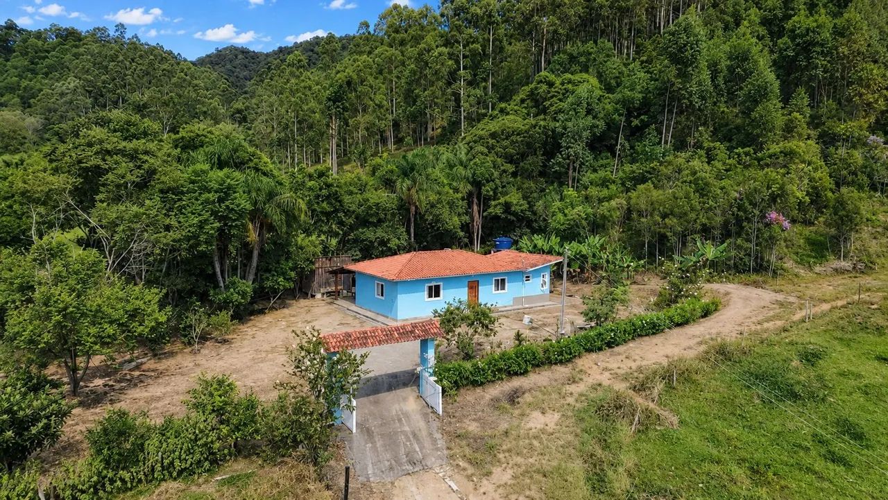 Casa de Campo Mobiliada c/ 2 Suítes + Terreno 1.000m² | São Bonifácio