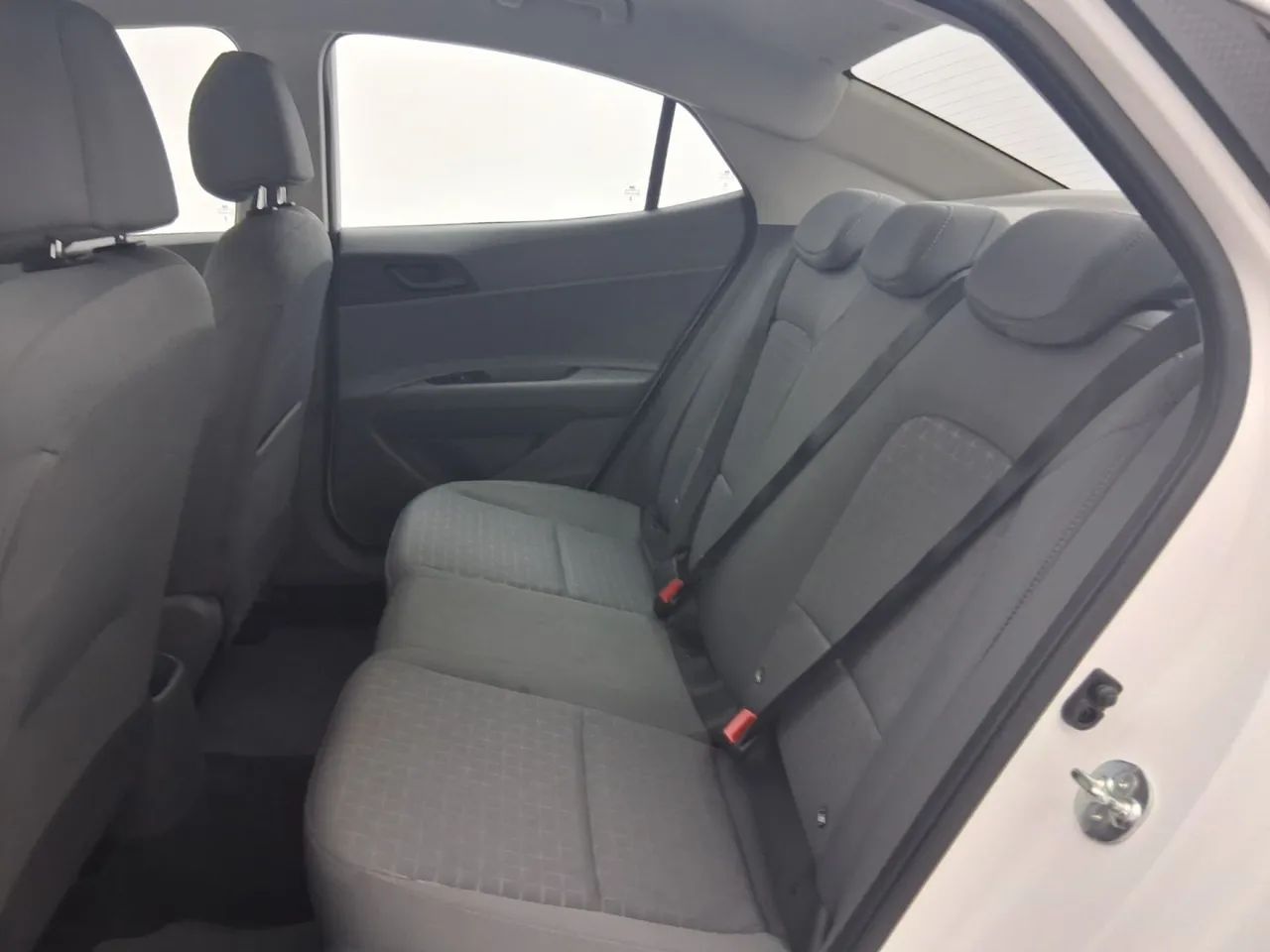 Hyundai HB20S Comfort Plus 1.0 TB Flex 12V Mec., foto 17 de 18