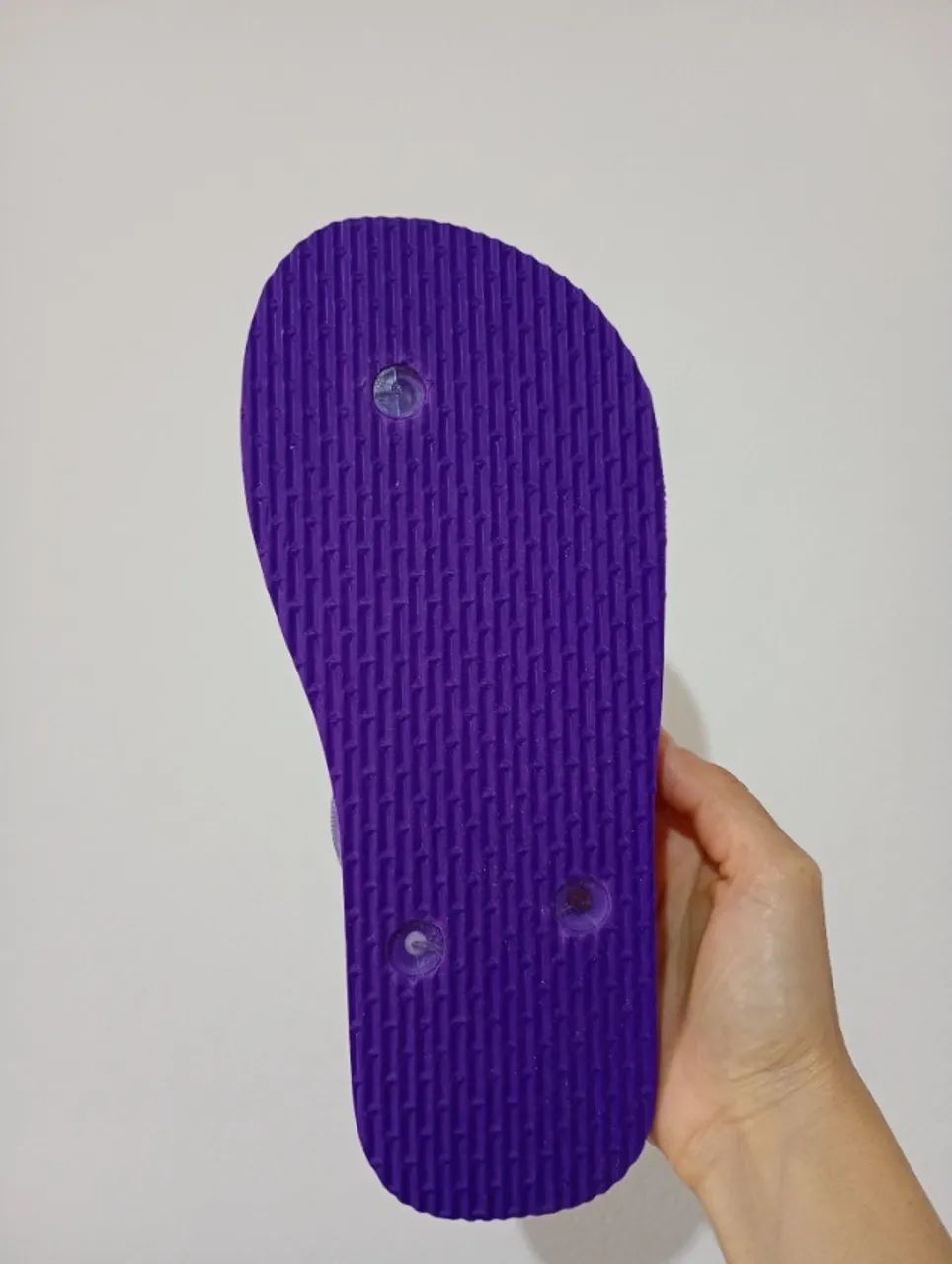 Chinelo Veste Fácil - Modelo Cecília - 100% borracha - Flexível e macio - Flip-flop - Foto 4