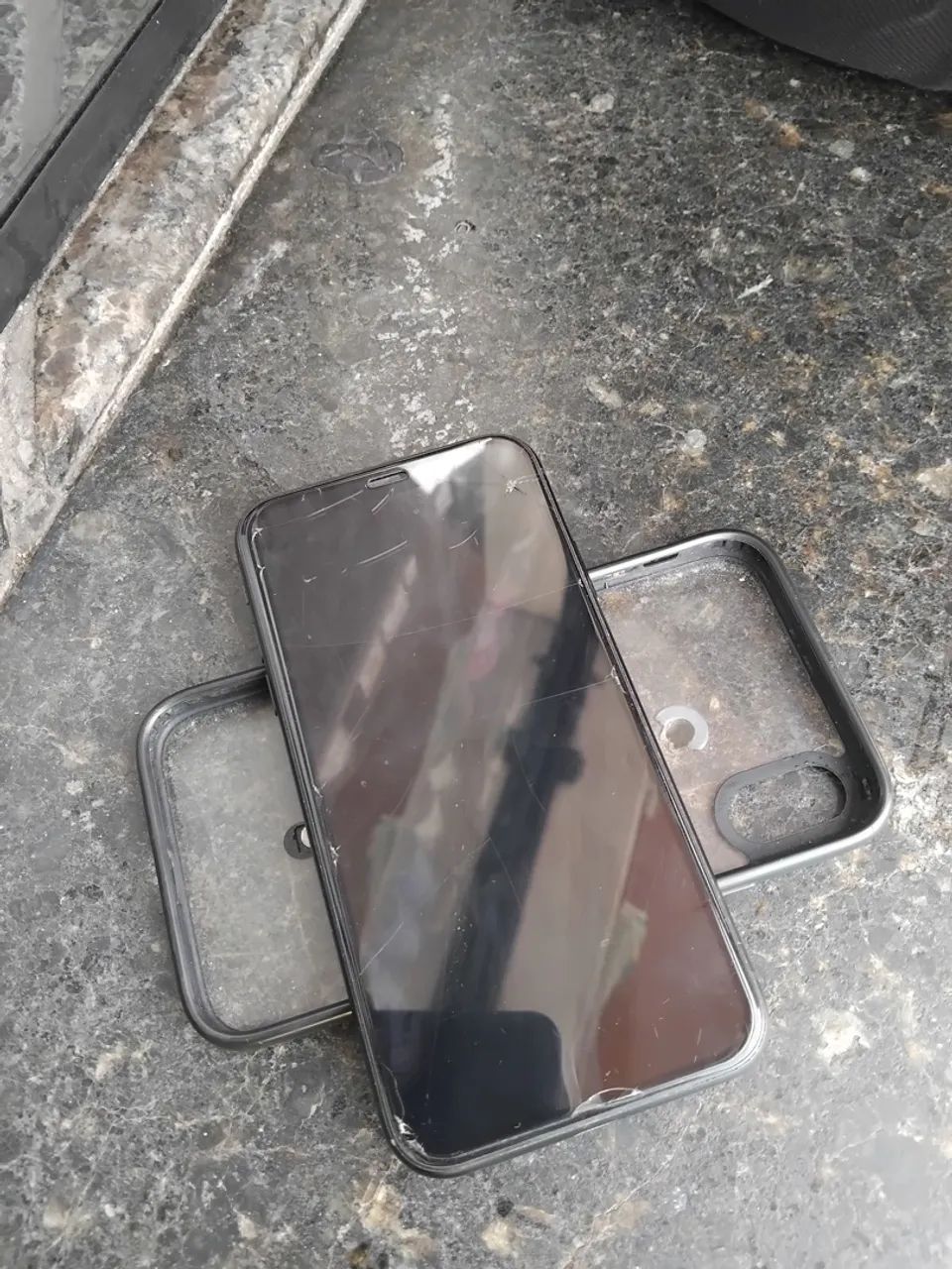 iPhone XR  trincado - Foto 5