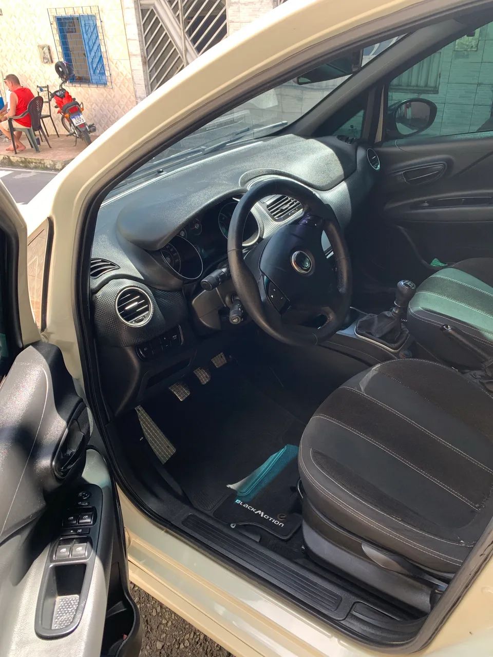 Fiat Punto Blackmotion 1.8 Flex 16V 5P. 2015 - Foto 3