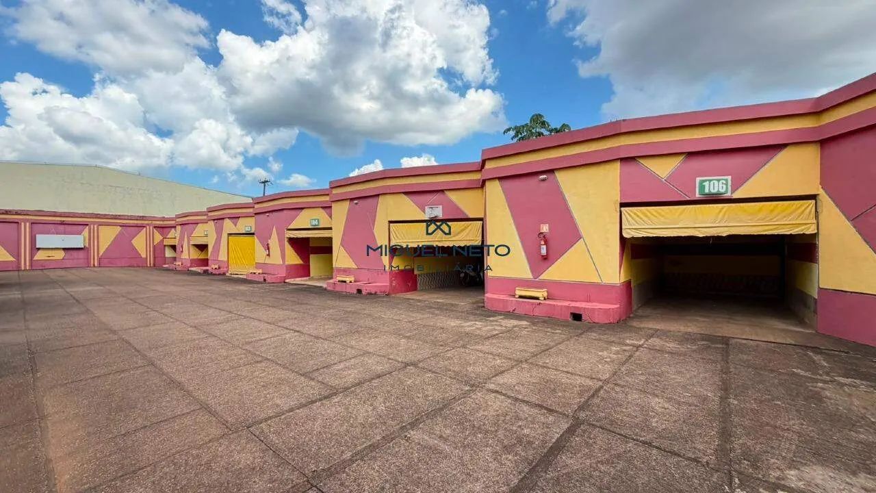 IMÓVEL COMERCIAL COM AMPLO TERRENO. - Foto 2