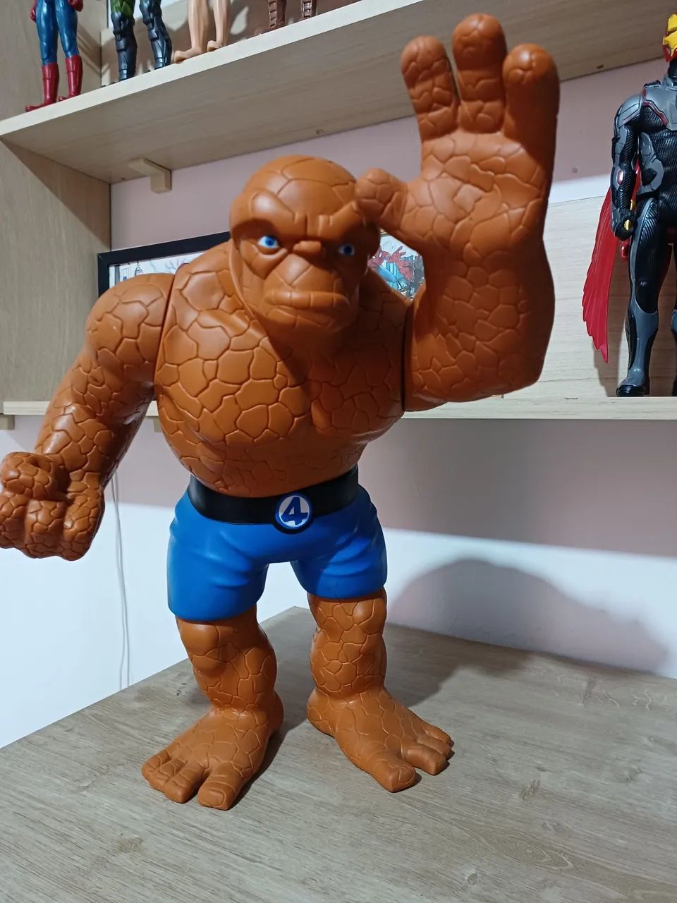 Homem Pedra 45 cm original marca Mimo 