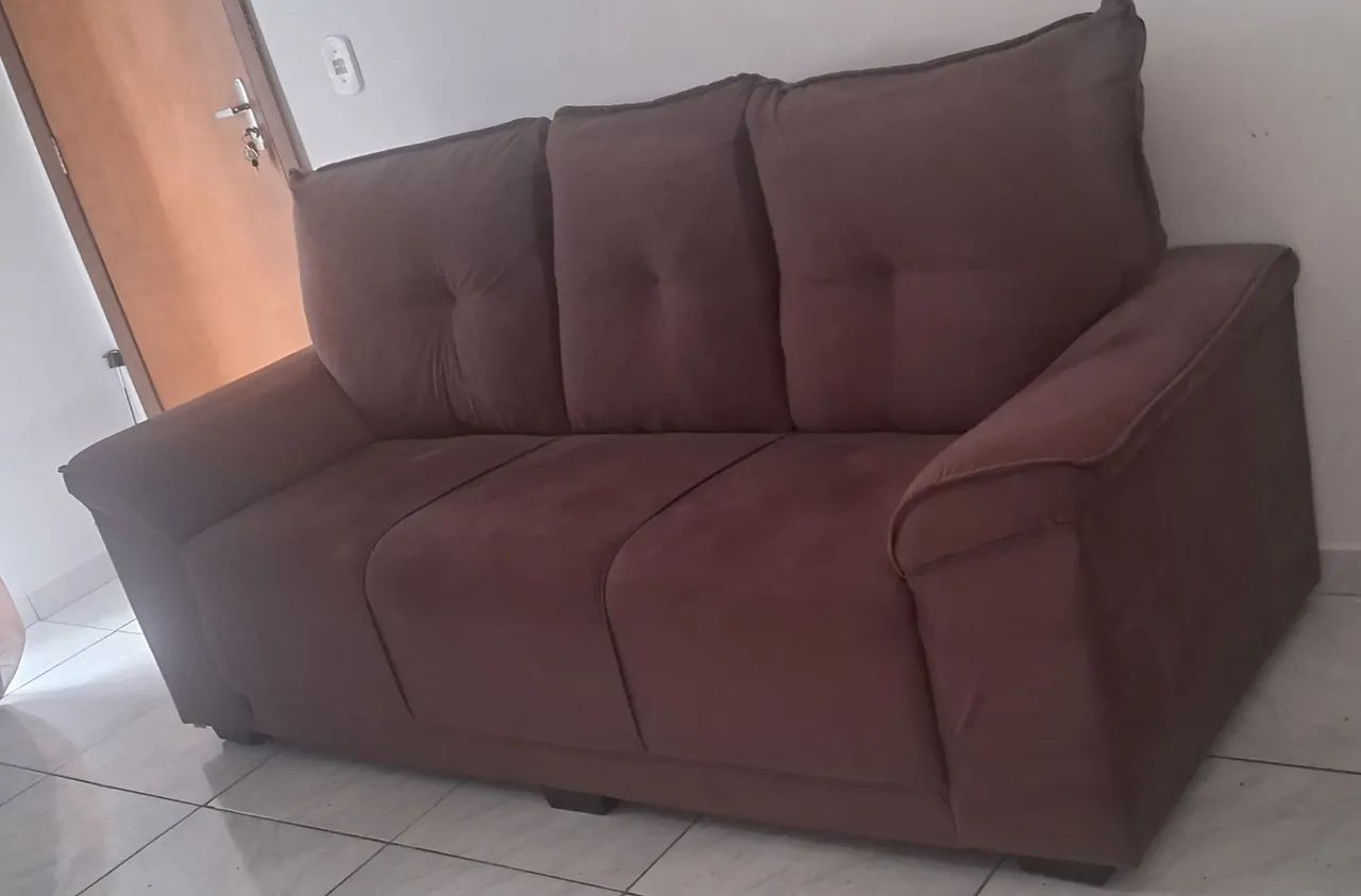 SOFÁ MARRON DE 03 LUGARES 