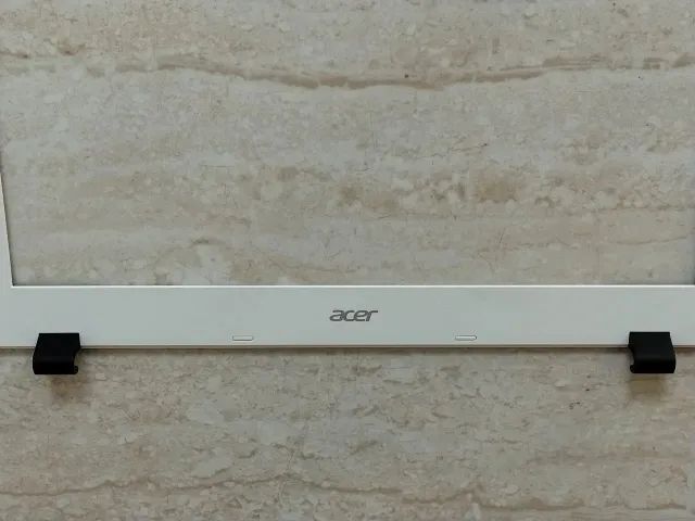 Moldura branca Acer aspire E5-574. - Foto 2