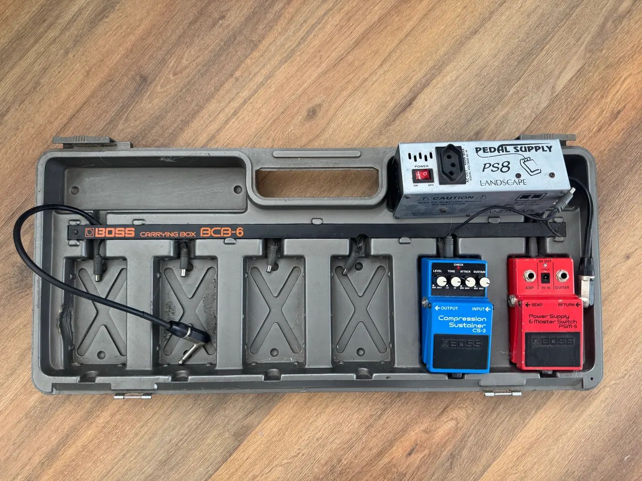 Vendo pedal Boss Compressor e Case Boss com fonte - Foto 2