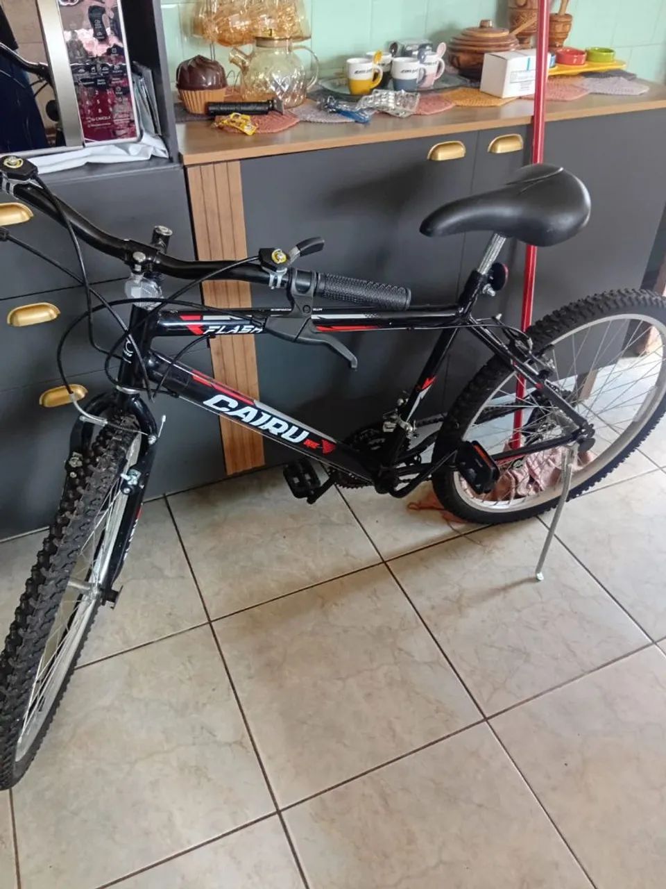 Bicicleta sem uso.aro 26 marcha 18 - Foto 2