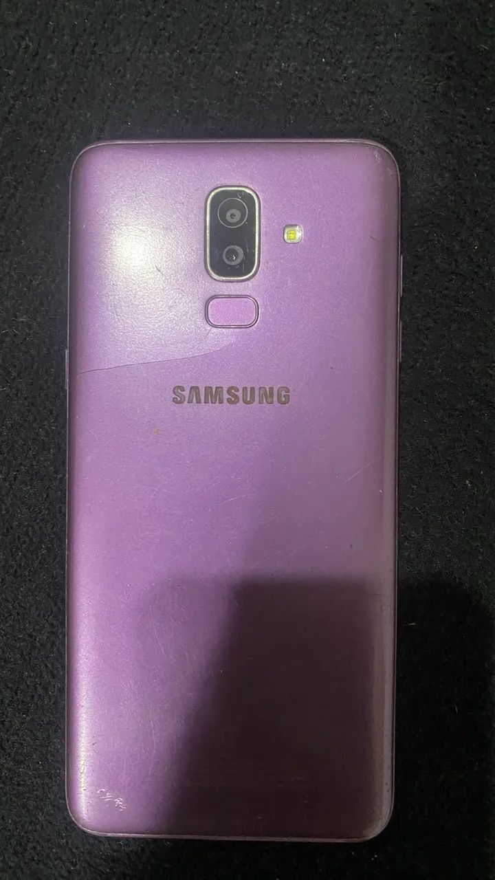 Samsung J8 