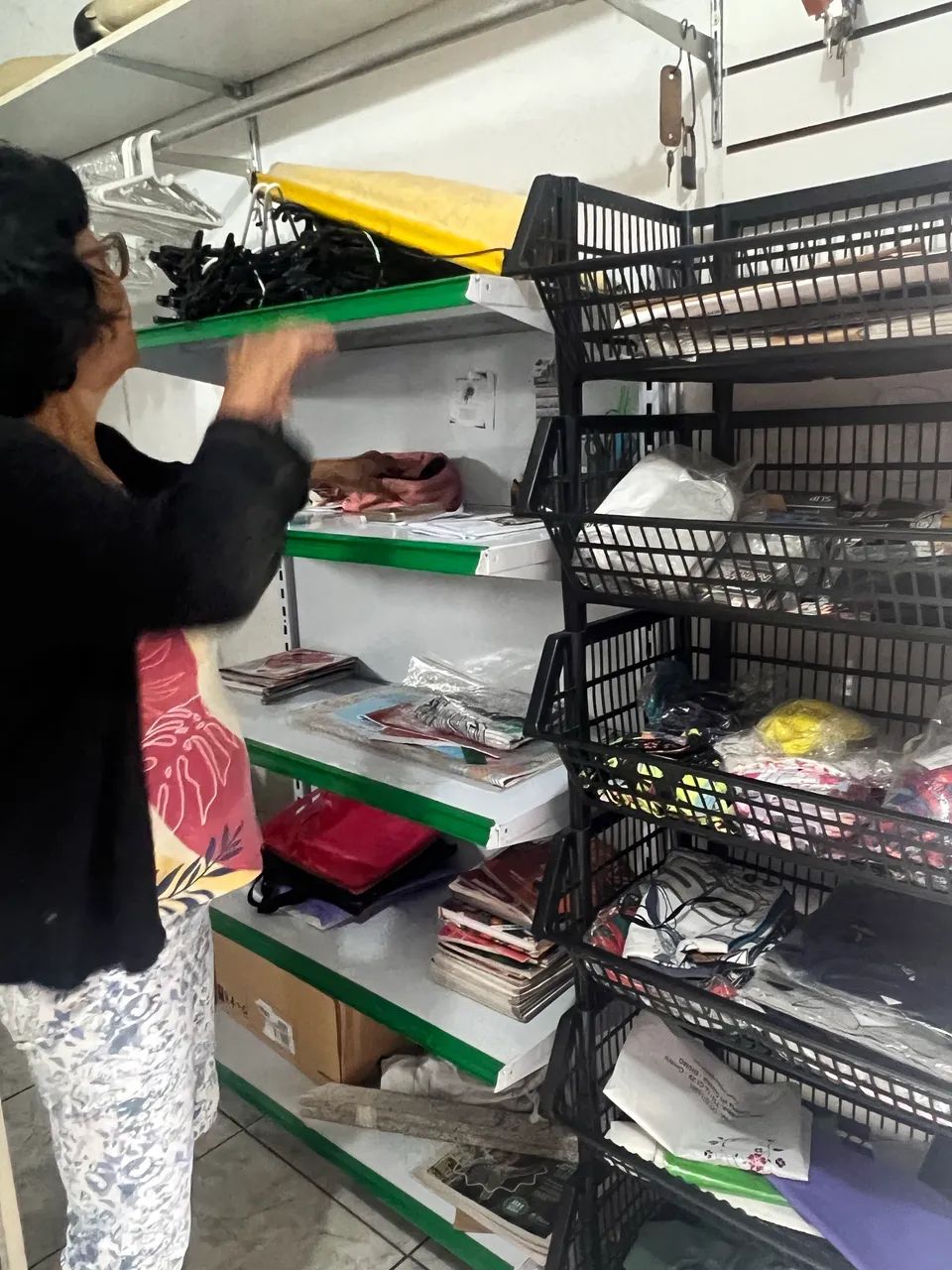 Estante preta de plástico  - Foto 3