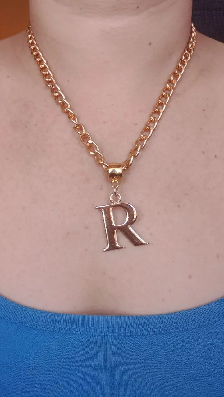 colar com inicial do seu nome. 