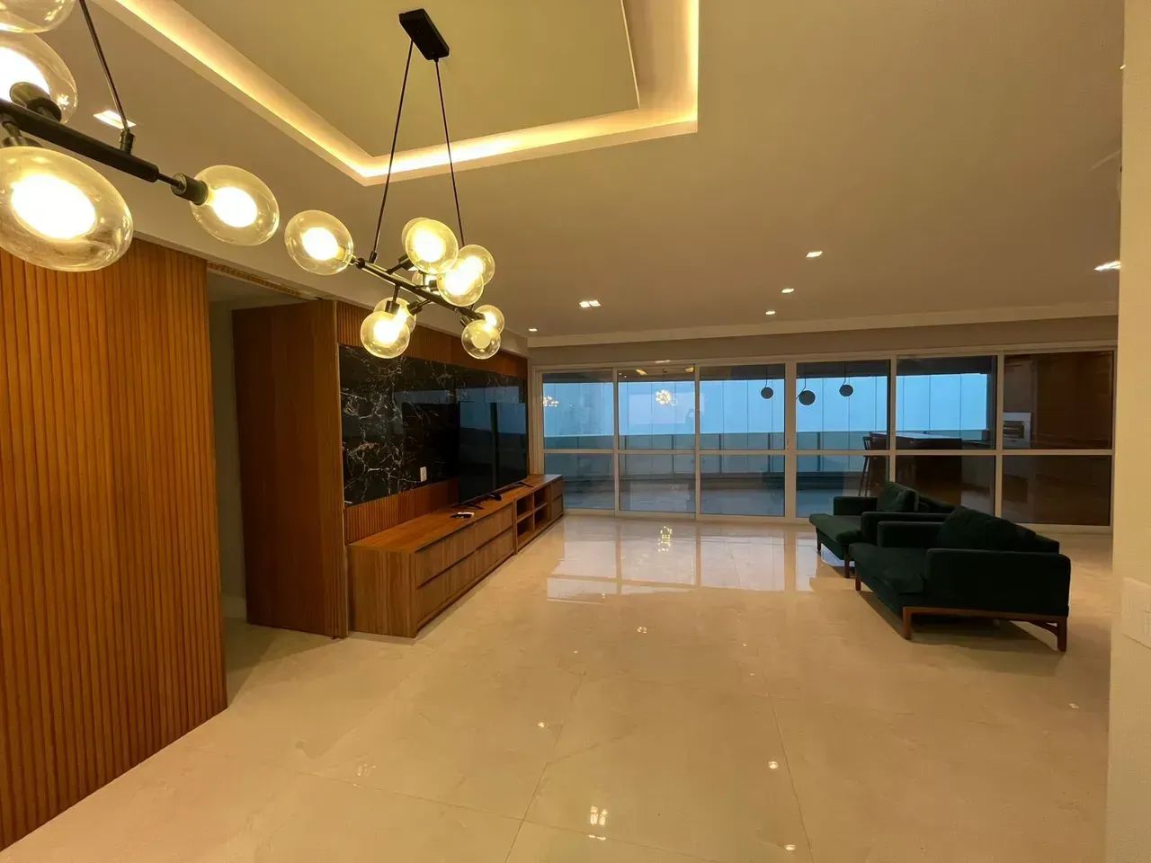 4/4  4 SUITES 200M2 HEMISPHERE LINDO !!