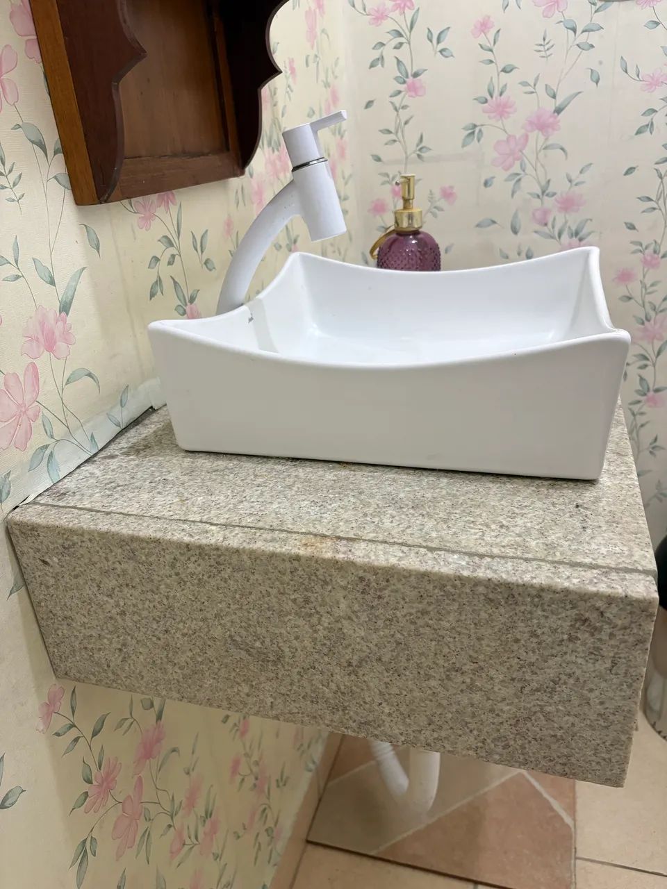 Bancada de granito com pia de banheiro  - Foto 3