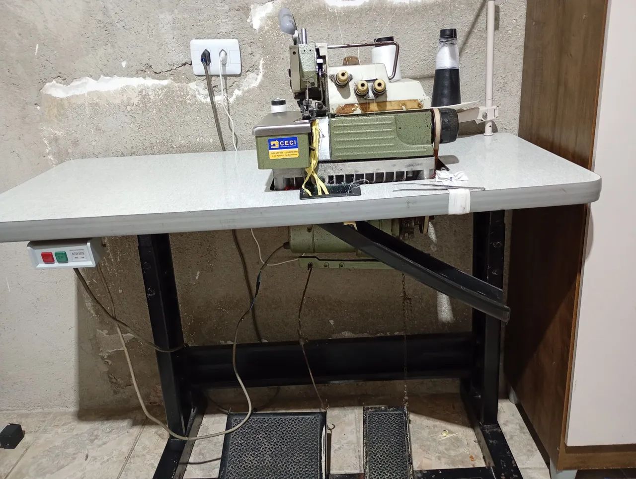 Máquina de costura64962667406978120