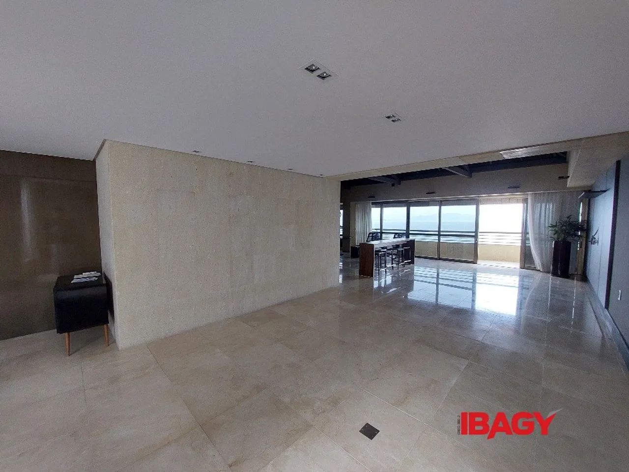 Excelente Cobertura 2 dormitório(s) em Centro - Florianópolis - Foto 2