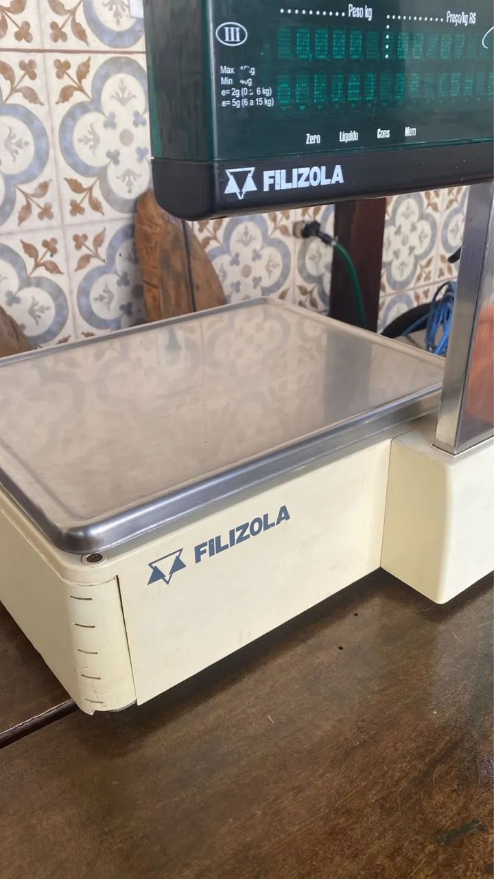 Balança Filizola digital e computadora